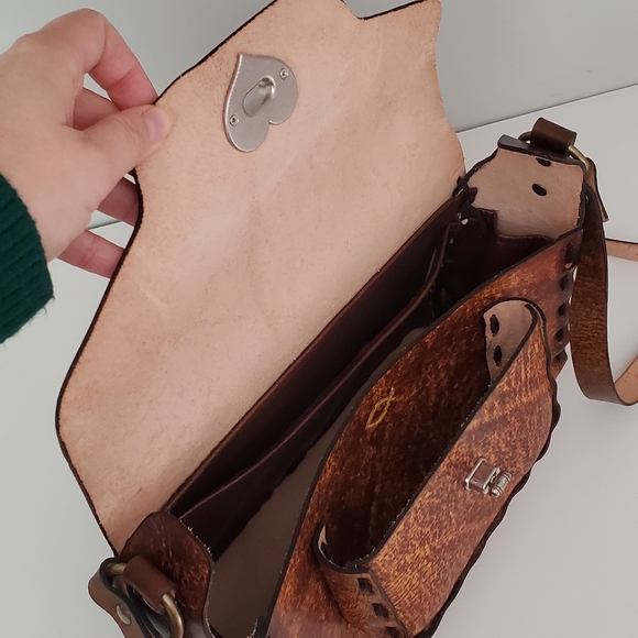 Handmade Leather Shoulder Bag - Picture 4 of 9